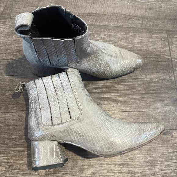 Freebird by Steven Shoes - Freebird by Steven Dane smoke snake